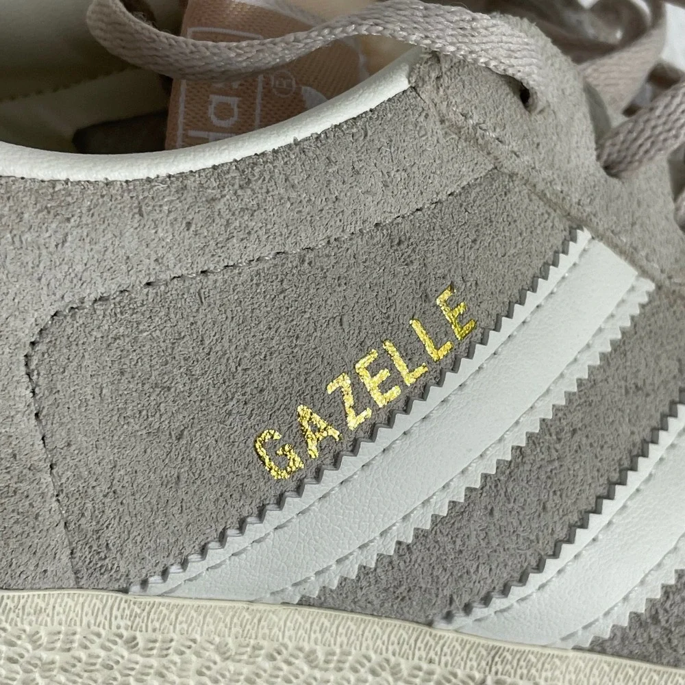 Adidas Gazelle Men's Sneakers in a Wonder Beige and Off White Size 9.5‎ Shoes